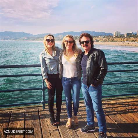 LARA JOHNSTON Feet - AZNudeFeet