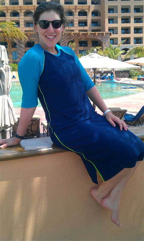 Mayim Bialik's Feet
