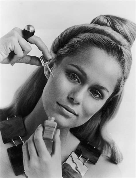 Lauren Hutton: A Look Back at Her Early Days as a Supermodel | Woman's