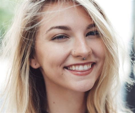 «Lily Ivy» HD Wallpapers