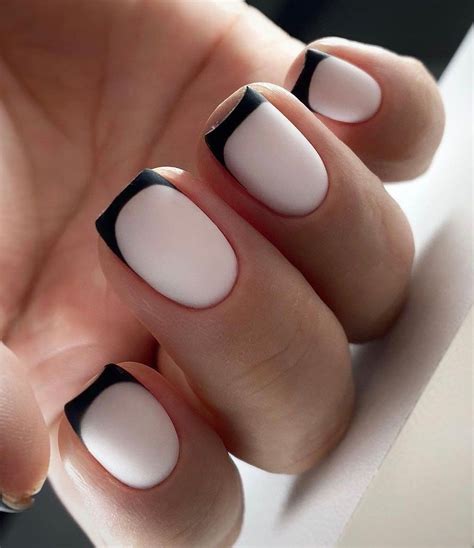 Бело-чёрный матовый френч | Acrylic toe nails, Nails, Chic nails