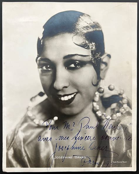 JOSEPHINE BAKER (1906-1975) Autographed photograph signed ‘Josephine