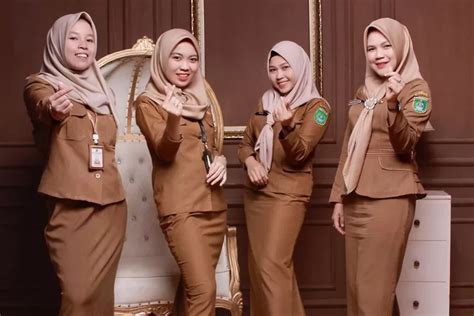 terbongkar gaji pegawai negeri sipil  berikut  upah pns