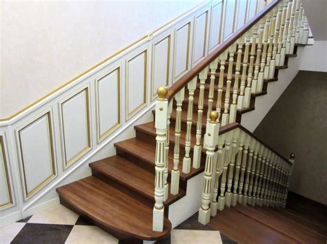 Купить косоуры для лестниц из дерева в СПб