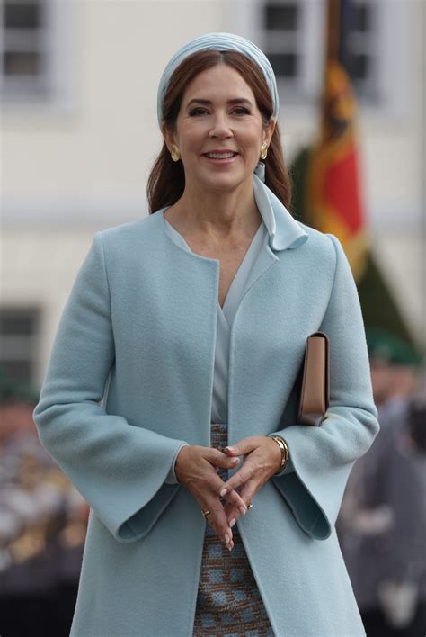 La reina Mary de Dinamarca aparece en redes sin maquillaje para enseñar
