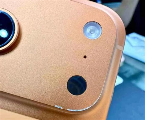 Scratchgate: Apple's iPhone 17 Pro Scratches Before You Leave the Store