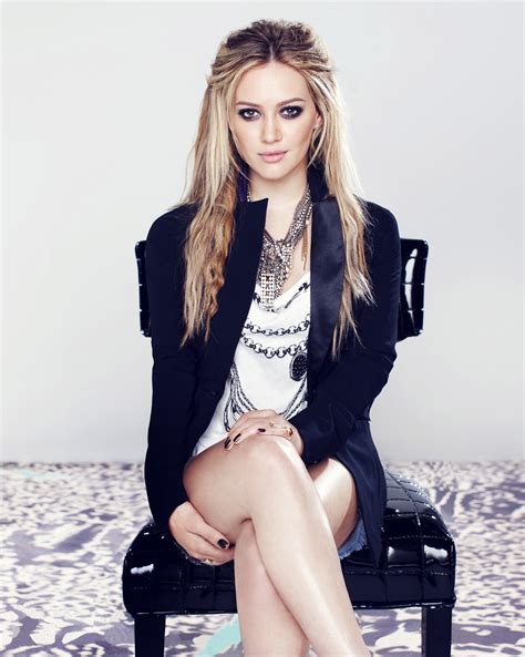 Hilary Duff posing, What a sexy babe - Celeblr
