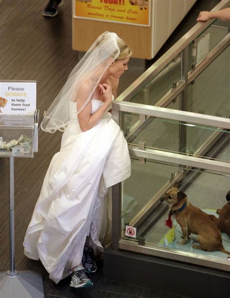 SOFIA VERGARA and JULIE BOWEN on the Set of Modern Family – HawtCelebs