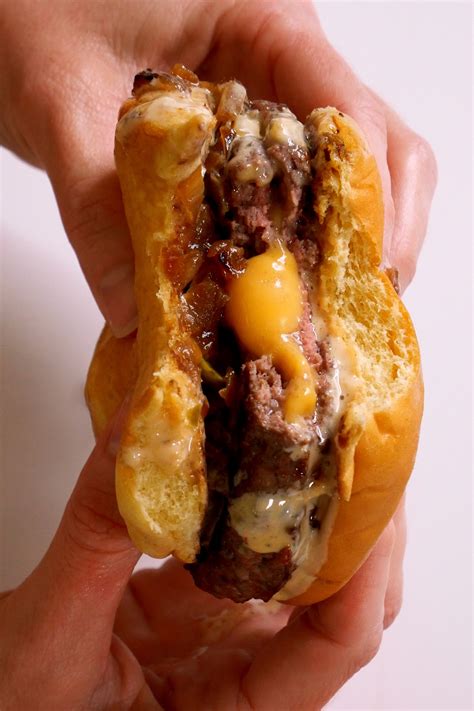 The Jucy Lucy (Cheese-Stuffed Burger)