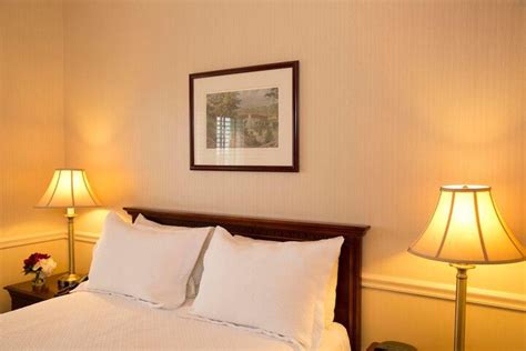 Penns View Hotel Philadelphia | Bookonline.com