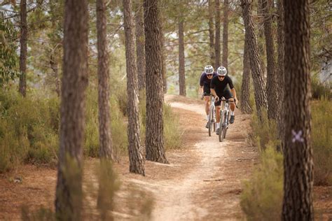 Dust, gravel, freedom and a new record – ridegravel.ch