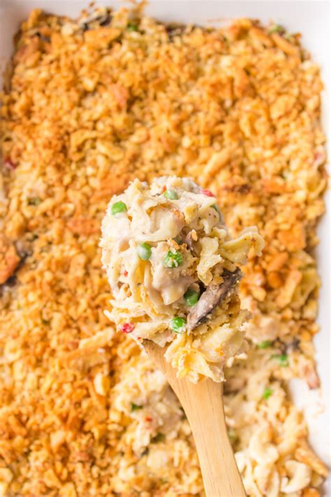 Old-Fashioned Tuna Noodle Casserole - Reluctant Entertainer