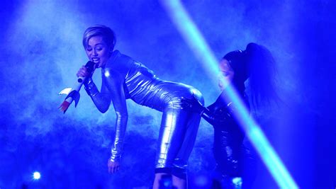 Hottest Women Celebrity's Boldest Move Yet: Fans React! Image 1