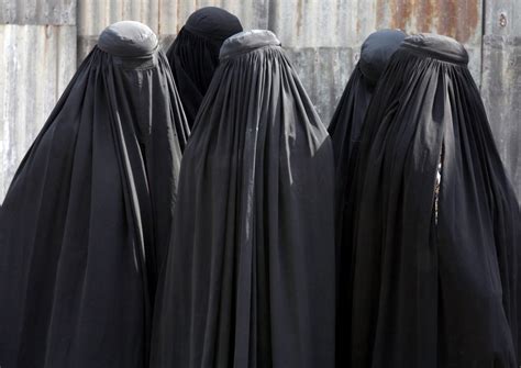 Margo's Politically Incorrect: BAN THE BURKA IN AMERICA!!! IT IS ...