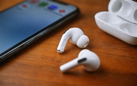 У наушников Apple AirPods появится функция перевода в реальном времени
