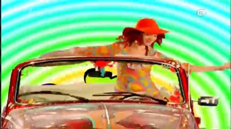 Natalia Oreiro - Kachorra Music Video - YouTube