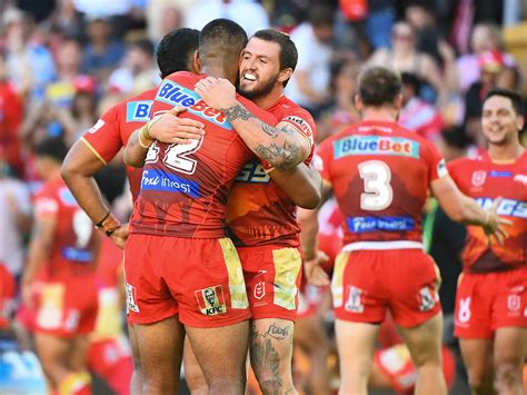 Dolphins stun Titans in history-making comeback