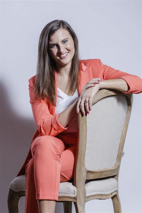 chloe de bie read  lips