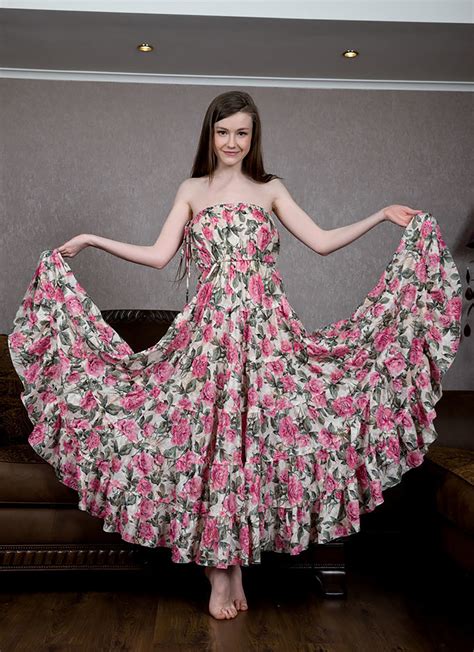 Emily Bloom Wallpapers Images Photos Pictures Backgrounds Emily Bloom