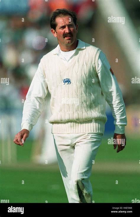 Graham gooch hi-res stock photography and images - Alamy