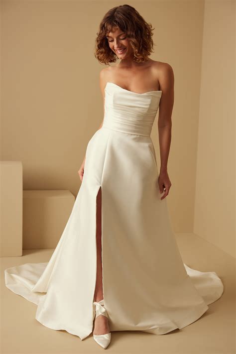 ENCHANTED DRESS | Vow'd Weddings