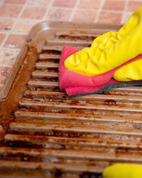 how to clean rusted grill