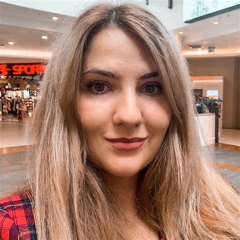 Марина Реснайс