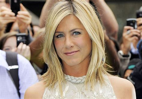 Aniston Invites Pitt's mother to wedding | Hollywood News – India TV