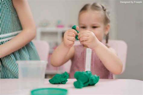 Early learning activities: 7 ideas for activities for 2-3 year olds!