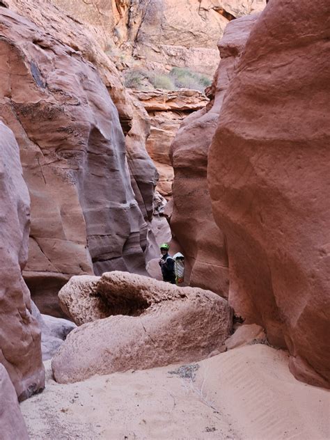 Lower Waterholes Canyon, Grand Canyon, Arizona – Girl on a rope