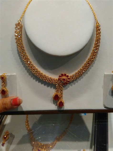 simple necklace tanishq 3