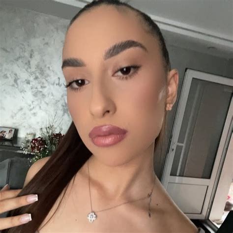 Магдалена Димитрова (@magdalenaxyy) • Threads, Say more