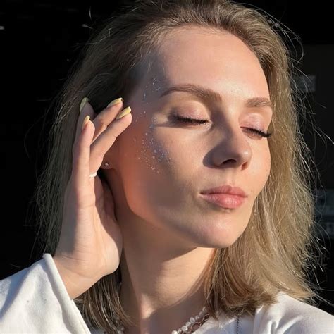 Ksénya Stepanova (@ksenuste) • Threads, Say more