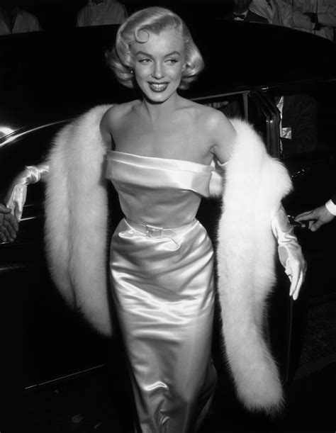 File:Marilyn Monroe at Ciro's.jpg - Wikimedia Commons