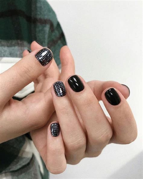 ≡ 11 Winter Manicure Ideas 》 Her Beauty
