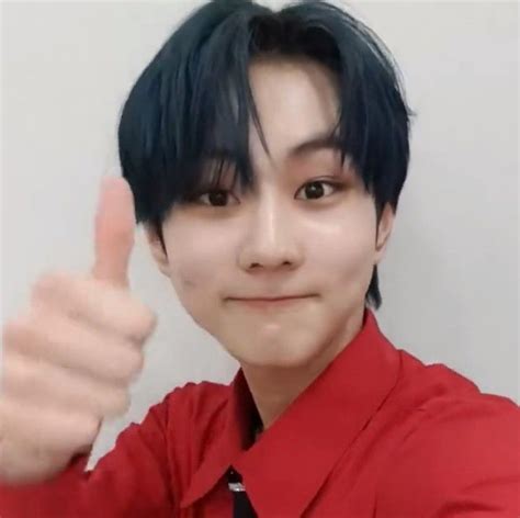 Pin by Camy ᴱᴺ⁻ ♡ ¸.•*'((🌈)) on enhypen JungWon in 2022 | Baby cats ...