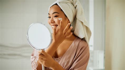 Can You Really Close Your Pores? Here's What To Know