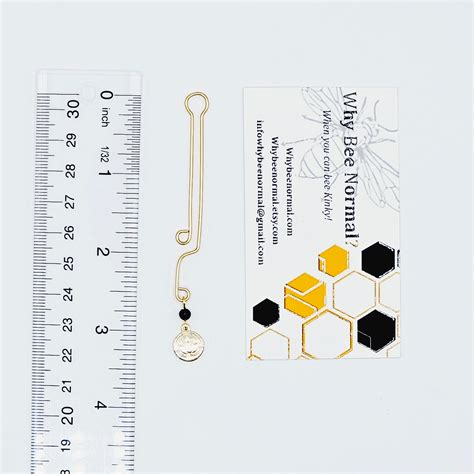 Gold Labia Clip with 18k Gold Lotus Flower. Non Piercing Clit and Labi