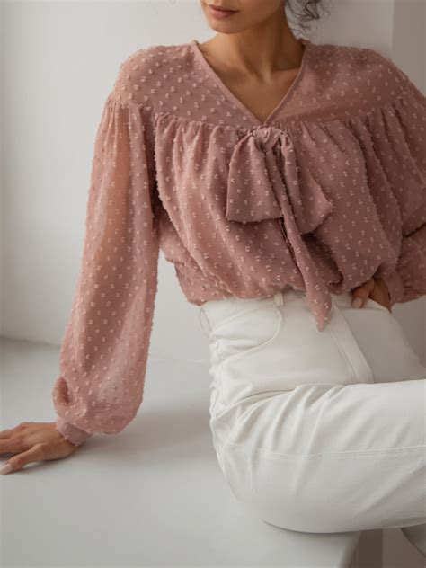 Блуза с декоративным бантом :: LICHI - Online fashion store