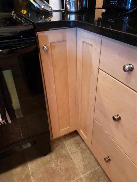 Help finding replacement hinge : r/HelpMeFind