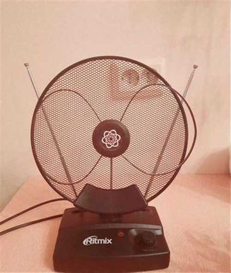 Комнатная DVB-T2 антенна Ritmix RTA-100 AV | Festima.Ru – частные ...