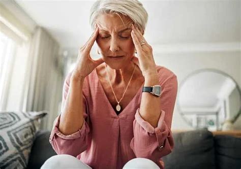 Тошнит и кружится голова после 50 лет: причины и советы