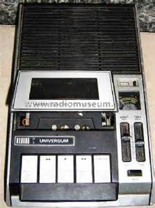 Universum Cassetten Recorder CT 2152 R-Player QUELLE GmbH |Radiomuseum.org