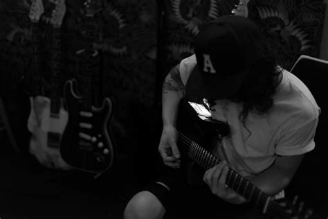 HOW TO: MANAGING YOUR TONE – The Fusion Guitar