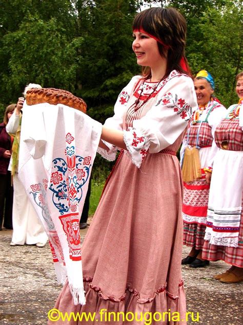 Udmurt - Heimo Indigenous Peoples, Perm, People Around The World, Traditional Dresses, Folk Art ...