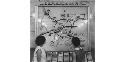Какими были первые поезда столичного метро