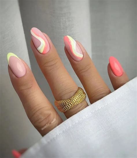 Manucure Mai : Quels sont les top 5 designs qu'il faut absolument ...