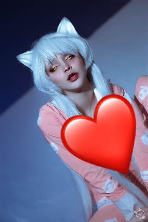 Hologana on Twitter: "Nya-ha-ha-ha! I show you everything 💕 Everyone ...