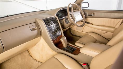 10 Things We Love About The Lexus LS 400