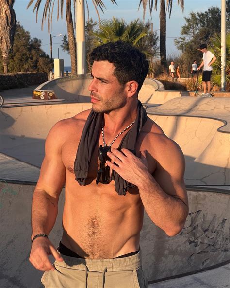 INSPIRATION – IG PEREZ – Monday XYZ